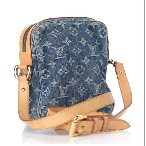 LOUIS VUITTON Denim Camera Bag - Picture 3 of 11